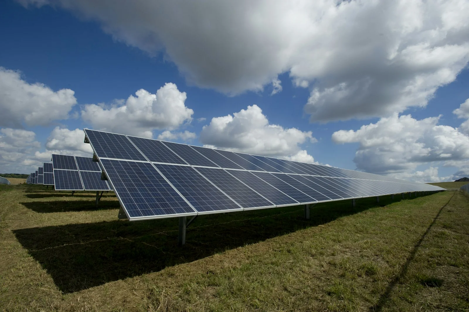 Campo de paneles solares Kino Ranch